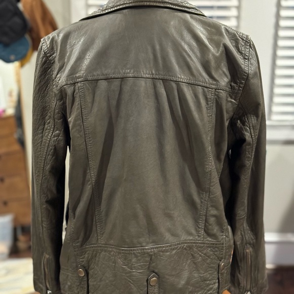 Madewell | Washed Leather Oversized Motorcycle Jacket: Dark Fatigue S - Picture 6 of 10